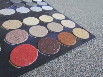 RENOVUJTE STĚNY MOZAIKOVOU DEKORATIVNÍ OMÍTKOU S NEKONVENČNÍM VZHLEDEM V INTERIÉRU I EXTERIÉRU